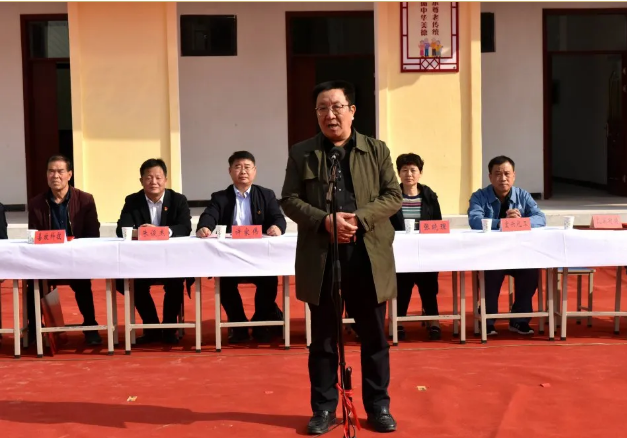愛(ài)心企業(yè)家代表發(fā)言